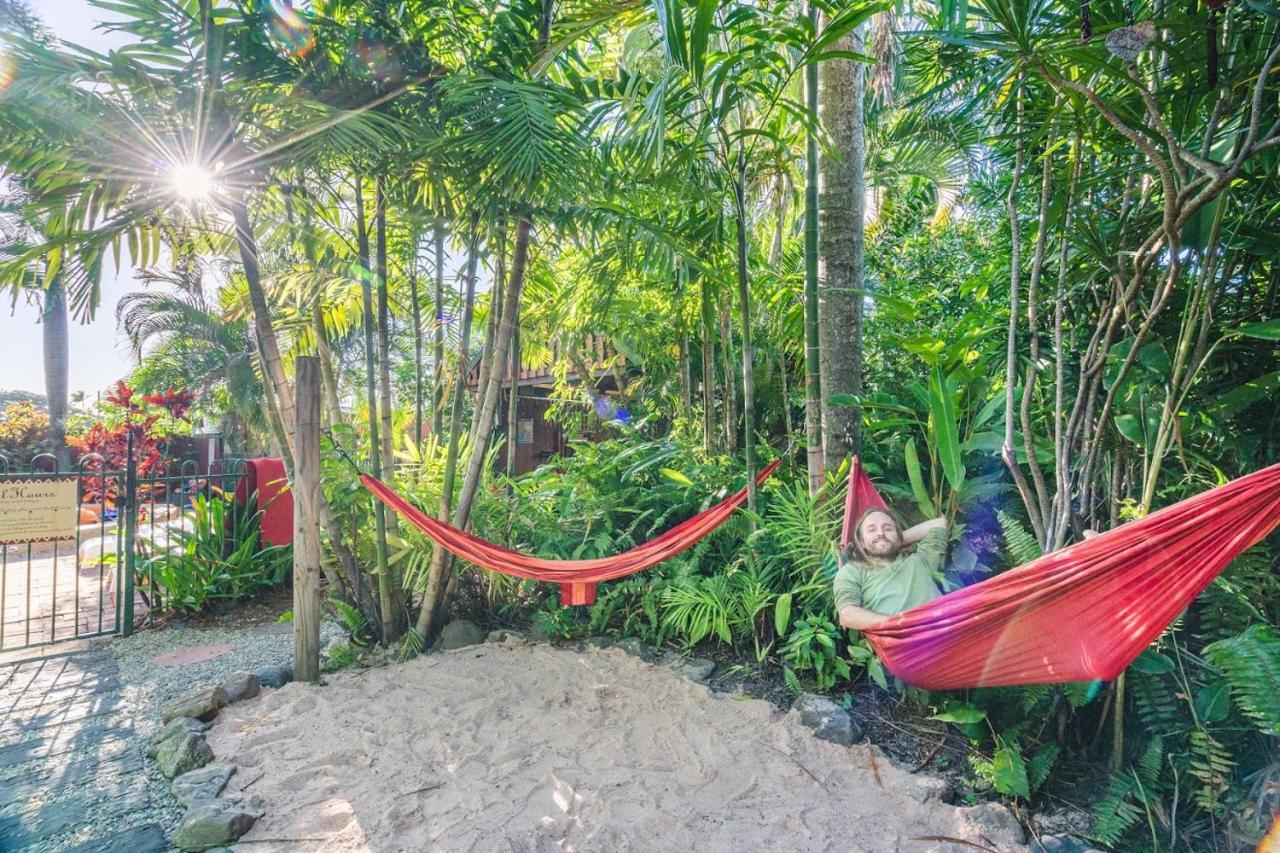 Tropic Days Boutique Hostel Cairns Eksteriør billede